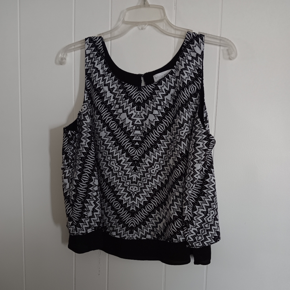 Bisou Bisou Monochrome Zigzag Blouse